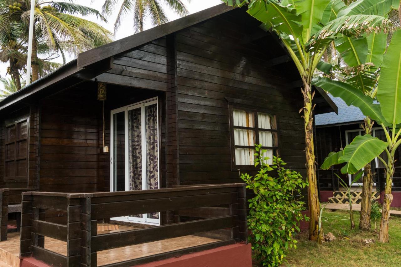 Vista Praia Beach Resort Anjuna Exterior photo