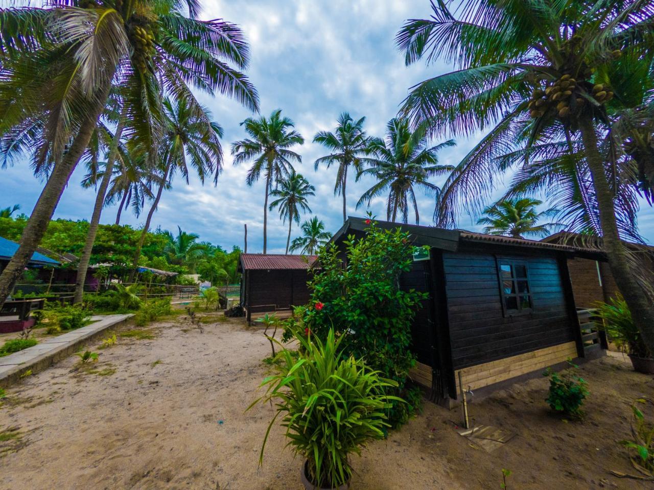 Vista Praia Beach Resort Anjuna Exterior photo