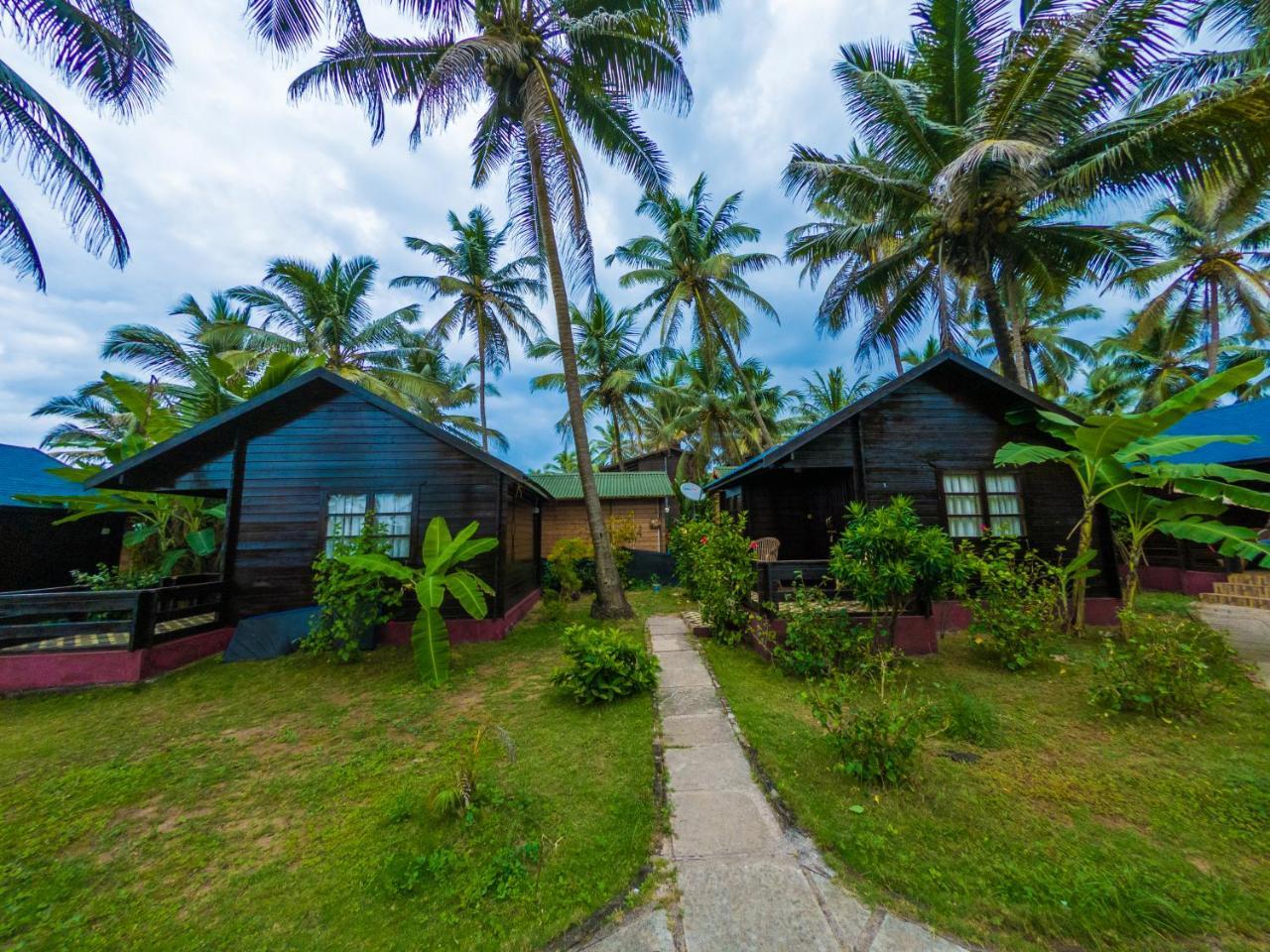 Vista Praia Beach Resort Anjuna Exterior photo
