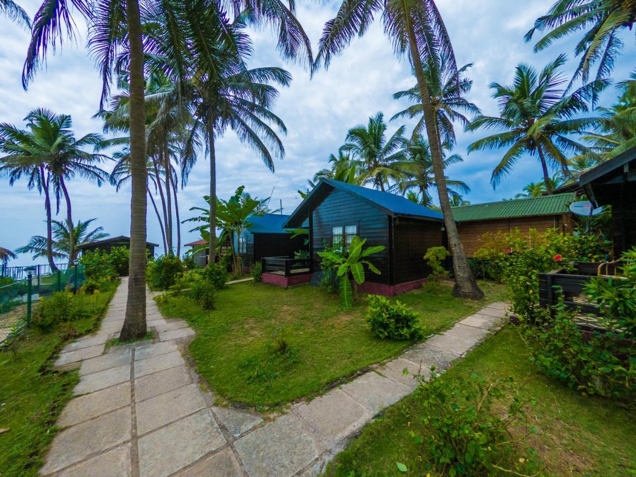 Vista Praia Beach Resort Anjuna Exterior photo