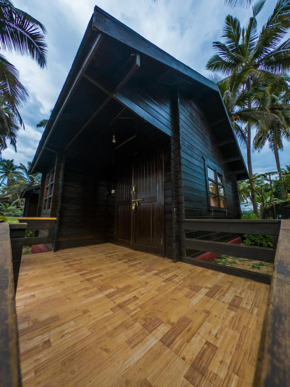 Vista Praia Beach Resort Anjuna Exterior photo