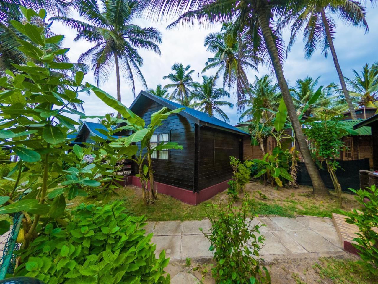 Vista Praia Beach Resort Anjuna Exterior photo