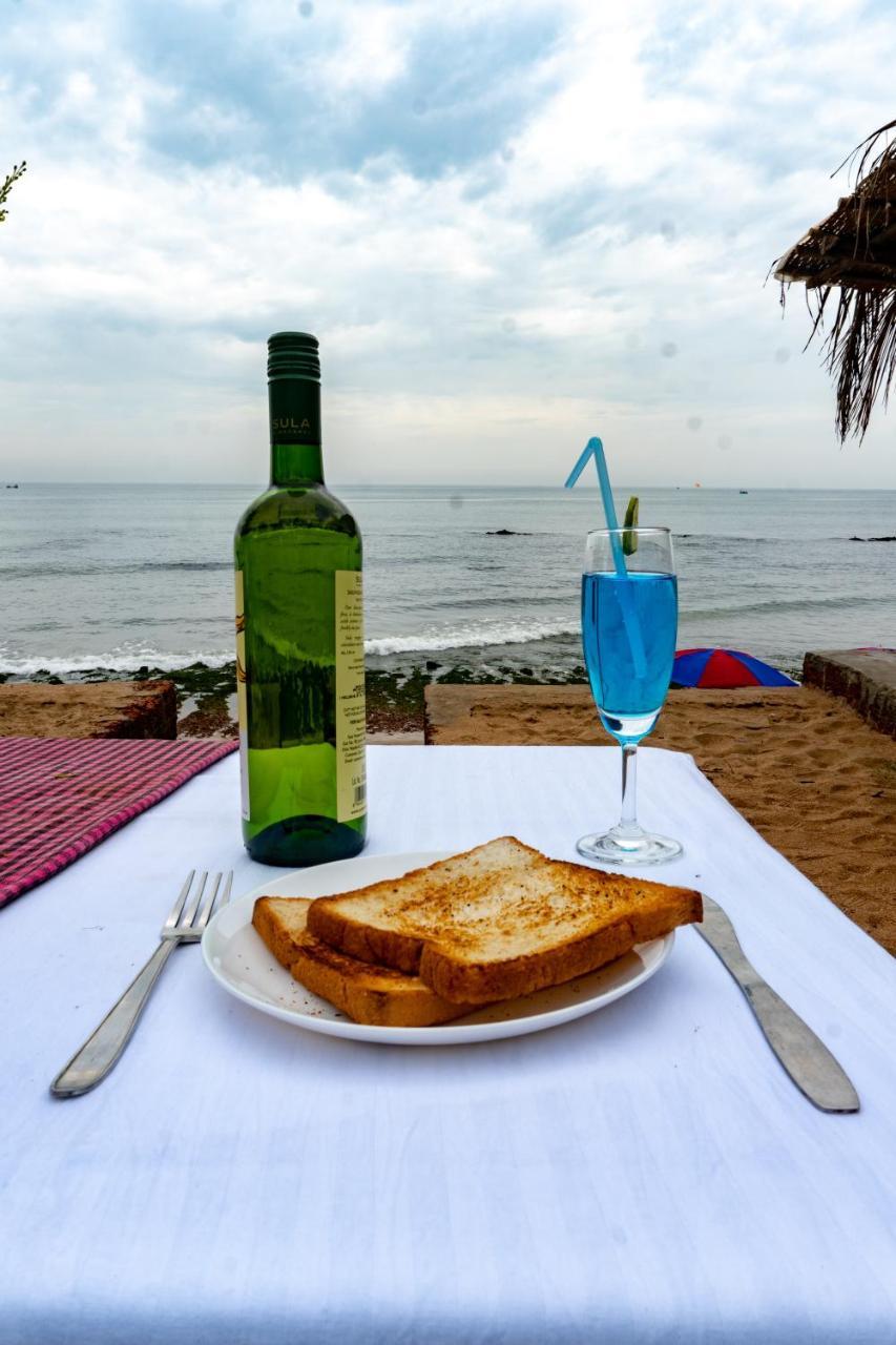 Vista Praia Beach Resort Anjuna Exterior photo